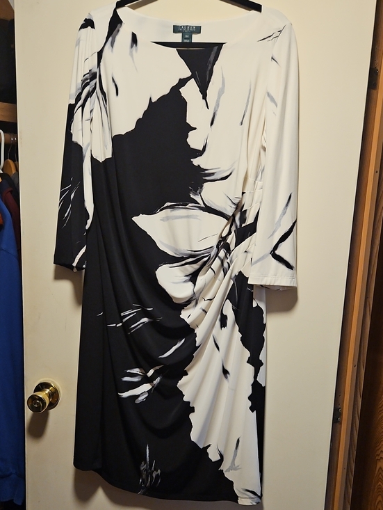 Lauren Ralph Lauren Dresses & Skirts - Lauren Ralph Lauren Black & White Long Sleeve Draped Floral-Print Midi Dress